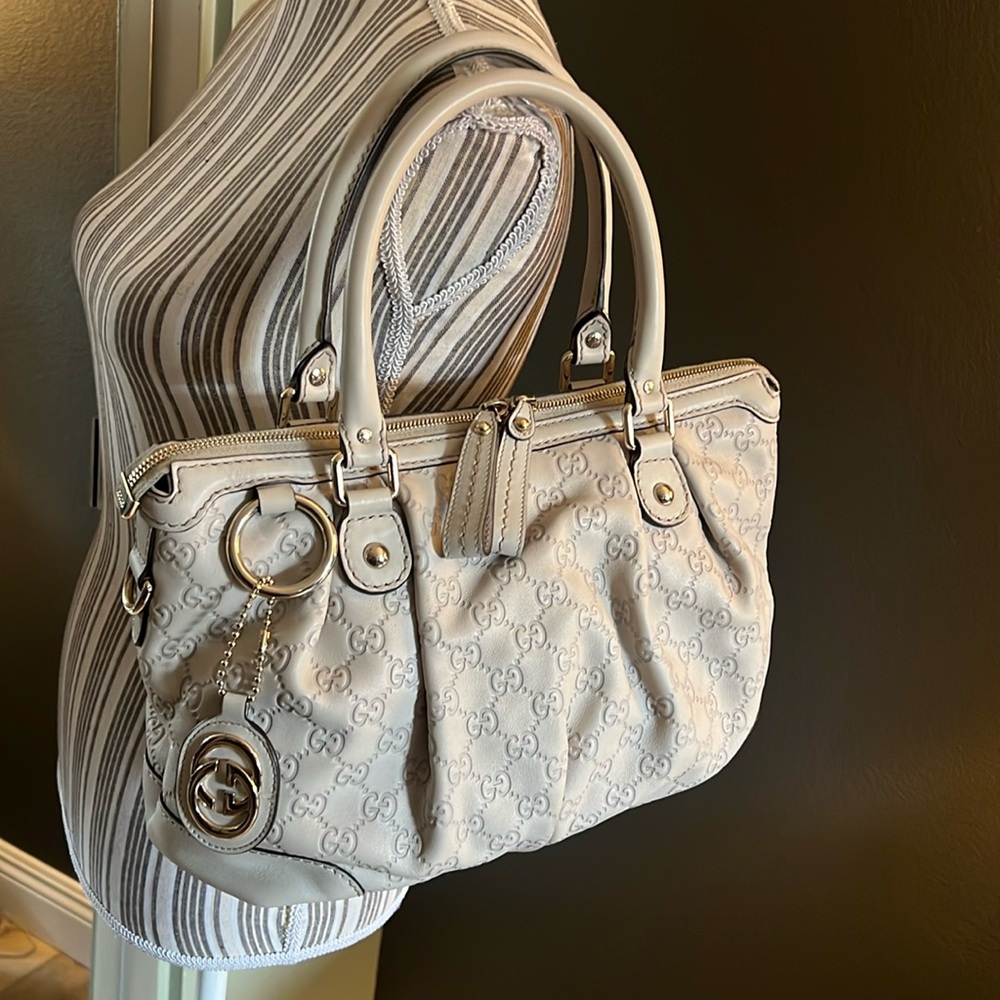 🛑 1 hour sale. Gucci, sukey, Cream Ivory Leather Gucci Handbag, w/ COA